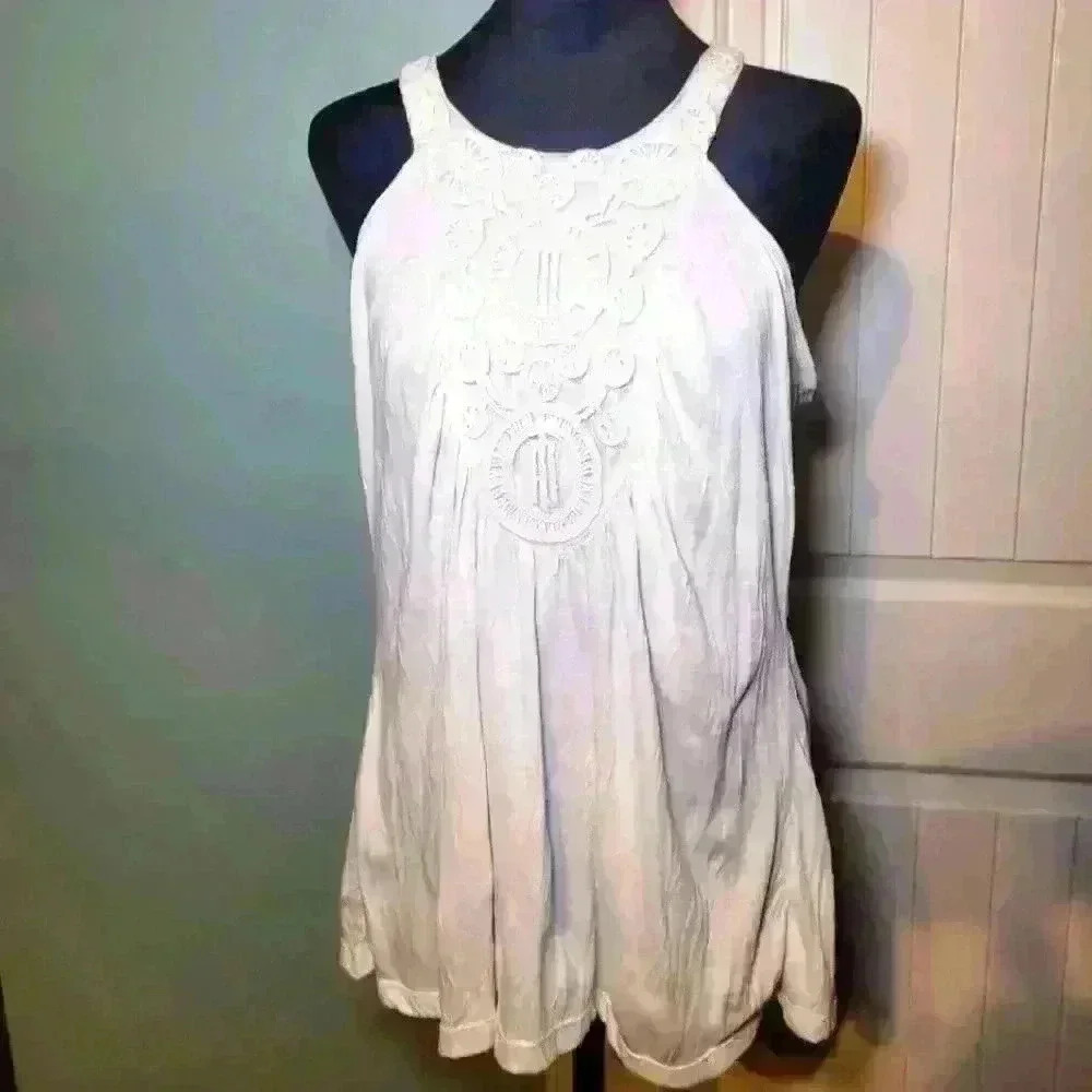 Ava & Grace Lgr tank top